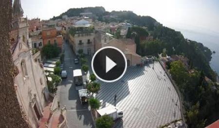 Piazza IX Aprile di Taormina