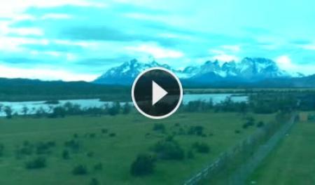 Cámara en vivo Macizo Paine desde Río Serrano Hotel + Spa