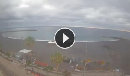 【LIVE】 Santa Cruz de La Palma Webcam | SkylineWebcams