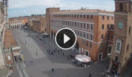 Webcam Ferrara - Piazza Trento e Trieste