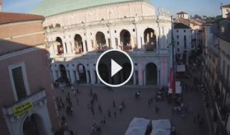 Webcam Vicenza - Basilica Palladiana | SkylineWebcams