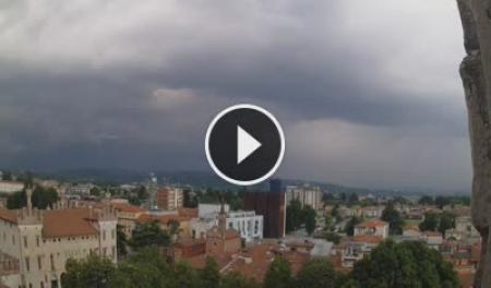 【LIVE】 Campanile del Duomo di Thiene - Vista Nord | SkylineWebcams