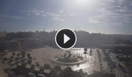 Live Cam Floriana - The Triton Fountain | SkylineWebcams