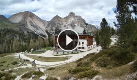 Fanes Mountain Hut (Cam 2) – Fanes (2060 m), S. Vigilio di Marebbe (BZ) – Val Badia, South Tyrol Fanes Mountain Hut (Cam 2) – Fanes (2060 m), S. Vigilio di Marebbe (BZ) – Val Badia, South Tyrol