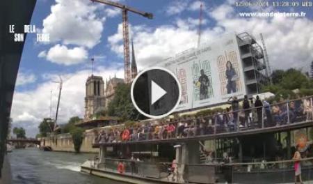 【LIVE】 Paris - Notre Dame and the Seine | SkylineWebcams