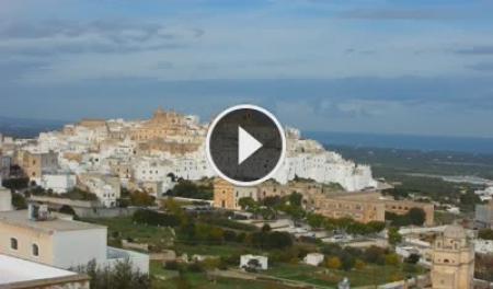 【LIVE】 Panorama di Ostuni | SkylineWebcams