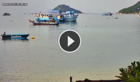 Live webcam over Mae Haad, Koh Tao — SkylineWebcams