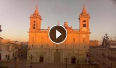 Live Cam Qormi - St. George's Parish Church | SkylineWebcams