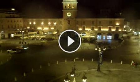 【LIVE】 Webcam Parma - Piazza Garibaldi | SkylineWebcams